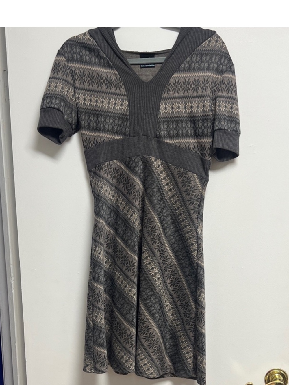 Vintage Gray Matrishka Construction Snowflake Patterned Mini Hooded Dress Med